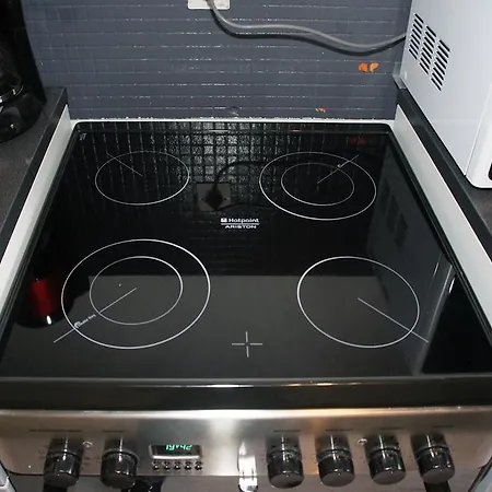 Dareau - 6 Adults *